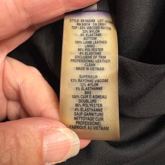 Elie Tahari Black Lamb Leather A-Line Skirt. Size 12 - Picture 4 of 7